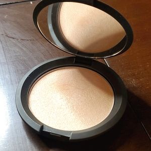 BECCA Highlighter MOONSTONE